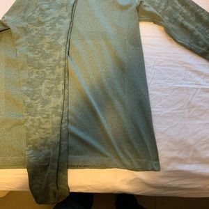Men’s Lululemon Long-Sleeve